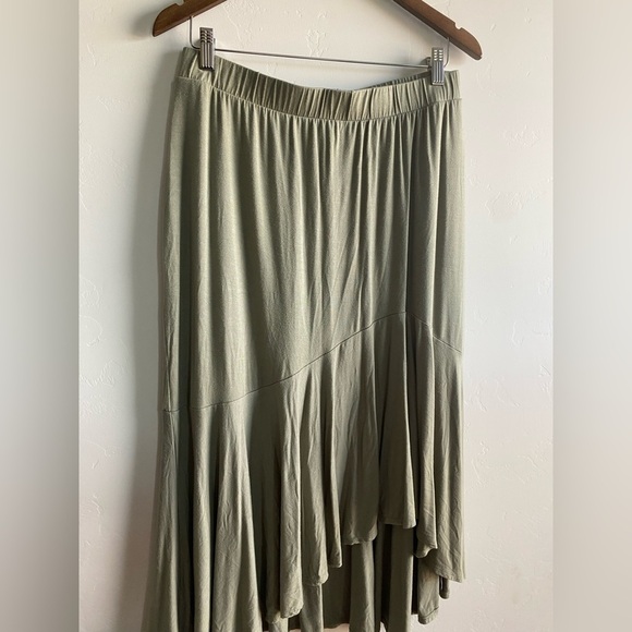 Ava & Viv - Sage Green Maxi skirt with mermaid flare - Picture 3 of 11